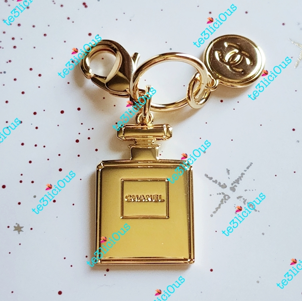 CHANEL 2023 HOLIDAY No5 PERUME BOTTLE CHARM